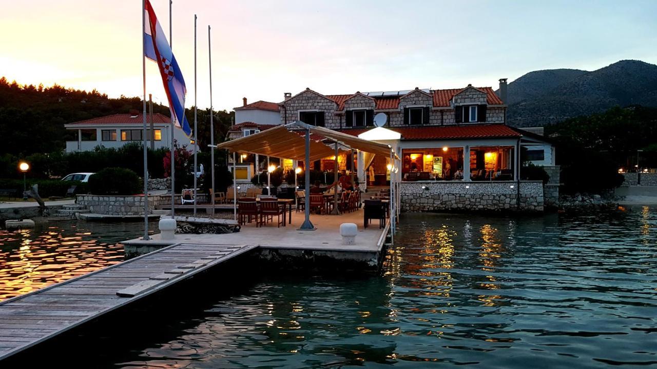 Sweet Village Hotel By The Sea Slano Buitenkant foto